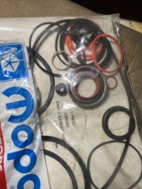 Mopar 4293083 A413/470/670 Automatic Transmission Rebuild Kit Less Steels 81-up