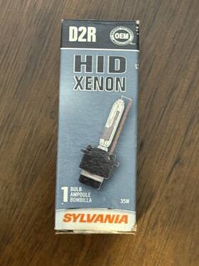Sylvania D2r.bx - D2r Basic Hid High Intensity Discharge Headlight 1 Bulb